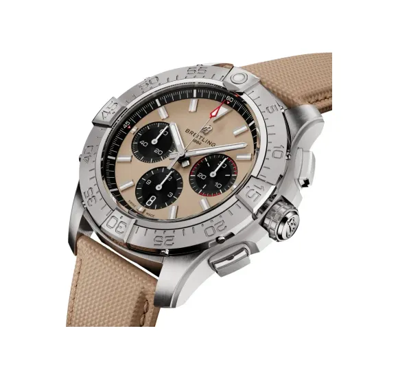 Breitling Avenger B01 Chronograph 44, Stainless steel · 44 mm · Beige