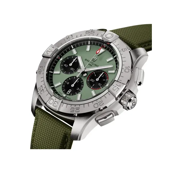 Breitling Avenger B01 Chronograph 44, Stainless steel · 44 mm · Green