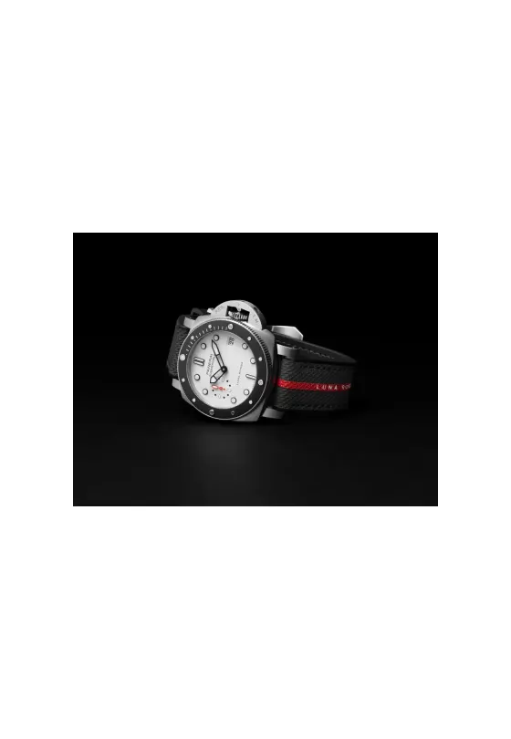 Panerai Submersible Luna Rossa
