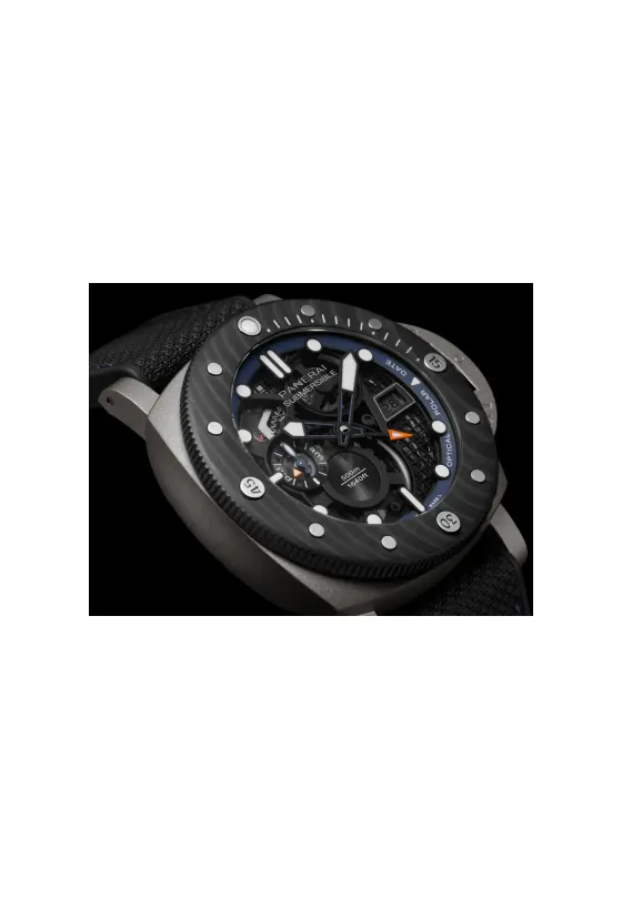 Panerai Submersible GMT Titanio Mike Horn Experience Edition